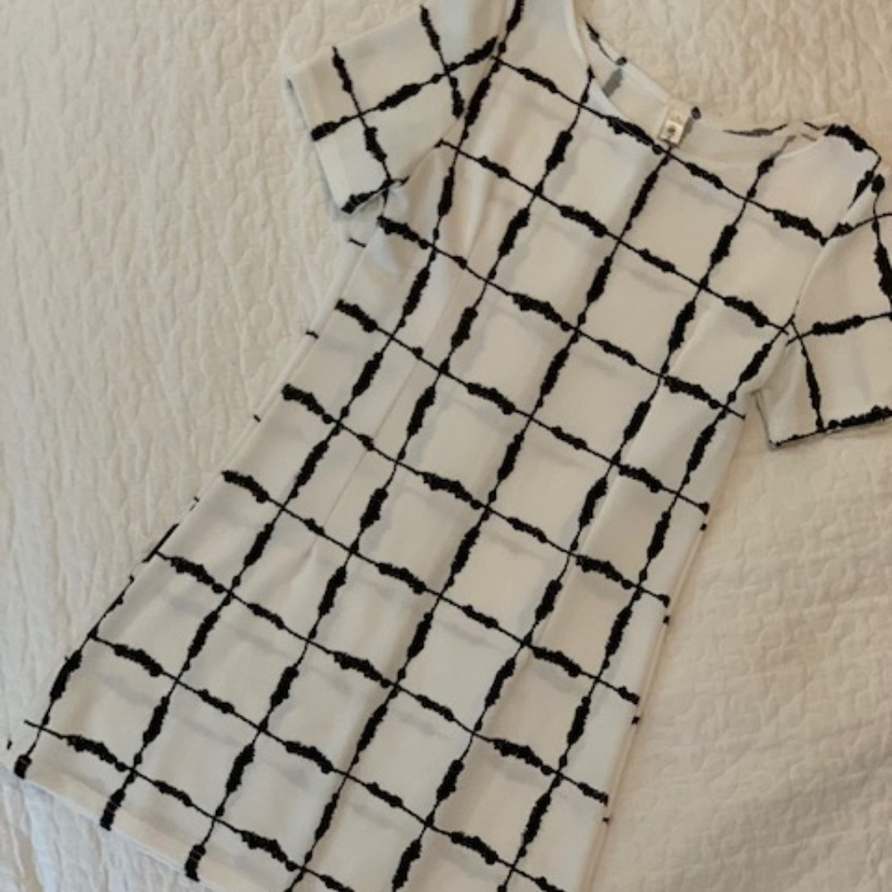 Short Black & White dress